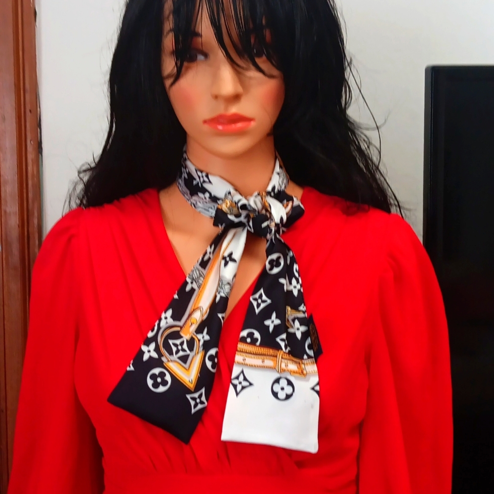 LOUIS VUITTON Scarf For Winter, Made In Paris - Picture 6 of 11